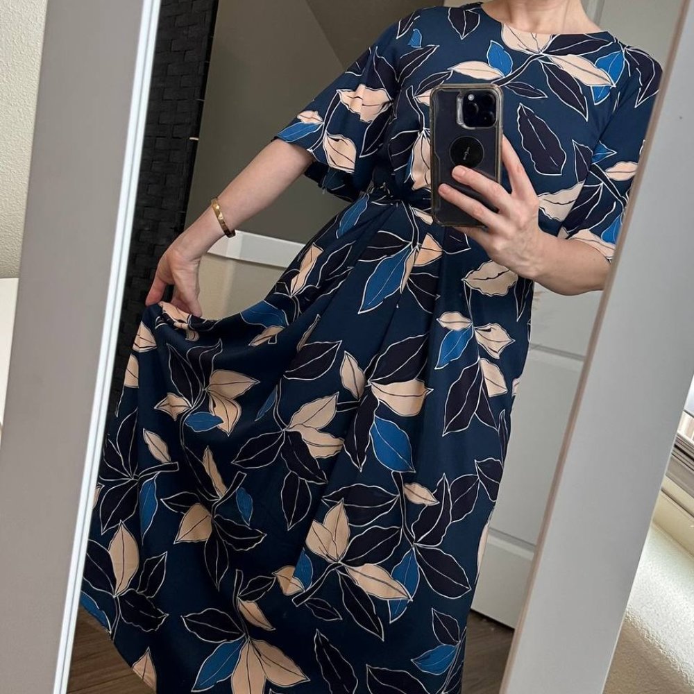 Maggy London Midi dress